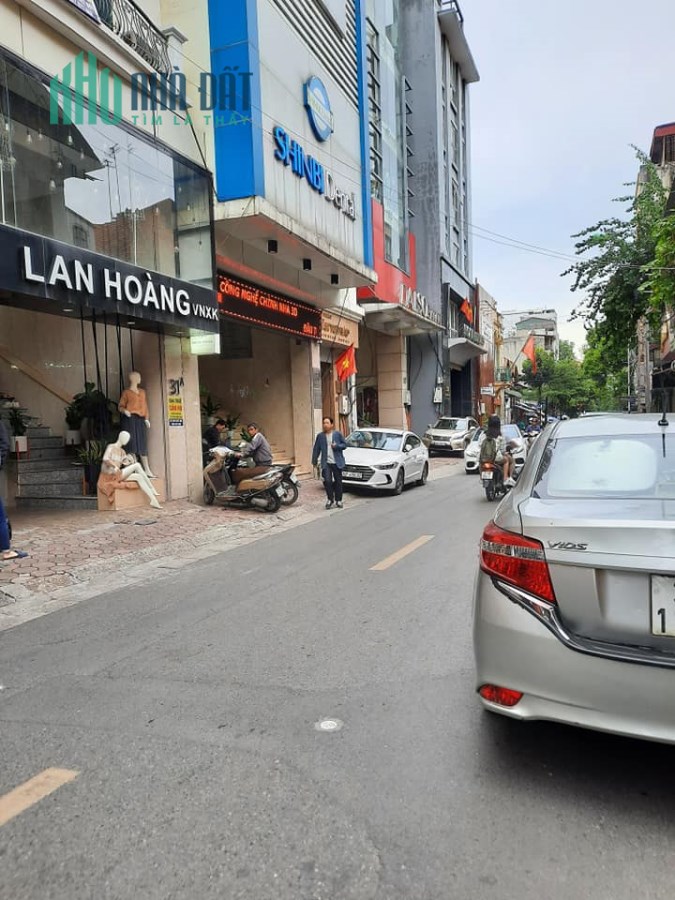 Tôi cần bán gấp nhà Mặt phố Trần Quốc Toản giá 17.5 tỷ, 35mx4T, KD tốt