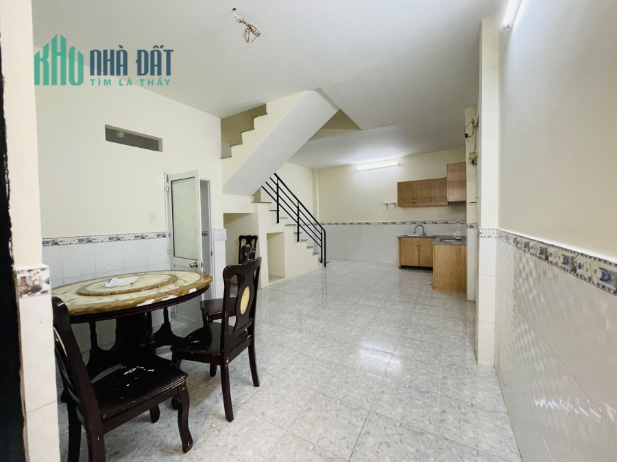 ÉT Ô ÉT..Bán nhà hẻm rộng CMT8 Quận 10 44m2 chỉ nhỉnh 4 tỷ với 5 Phòng cực hiếm