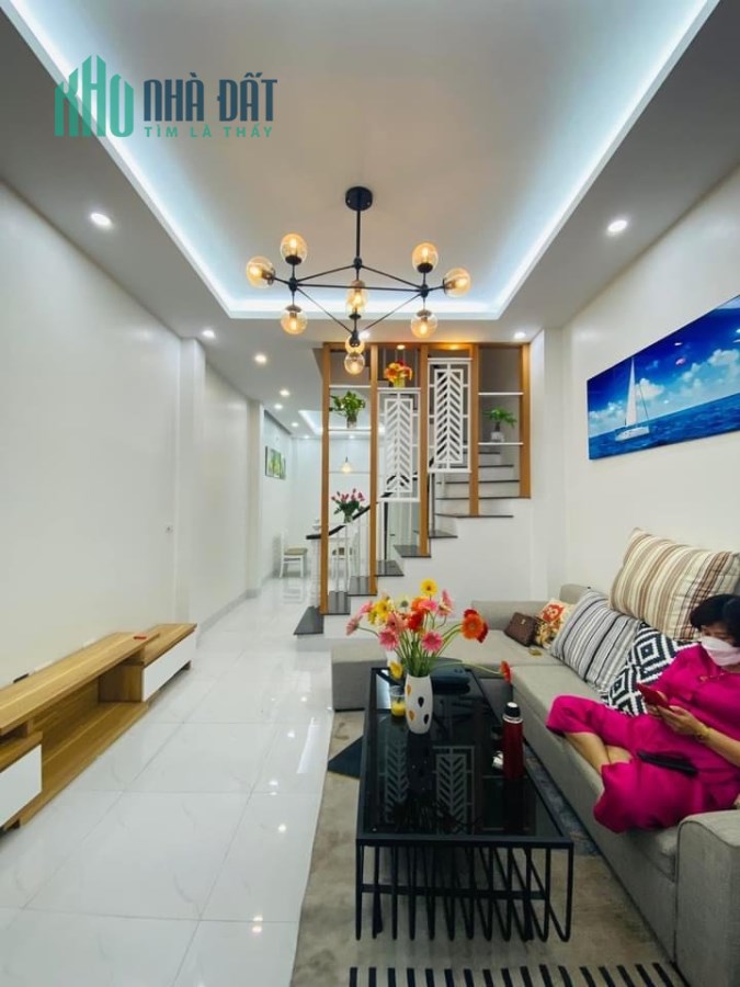 Bán nhanh nhà Đẹp ở luôn ngõ 63/1 Trần Quốc Vượng giá 5.3 tỷ, 45mx5 tầng.