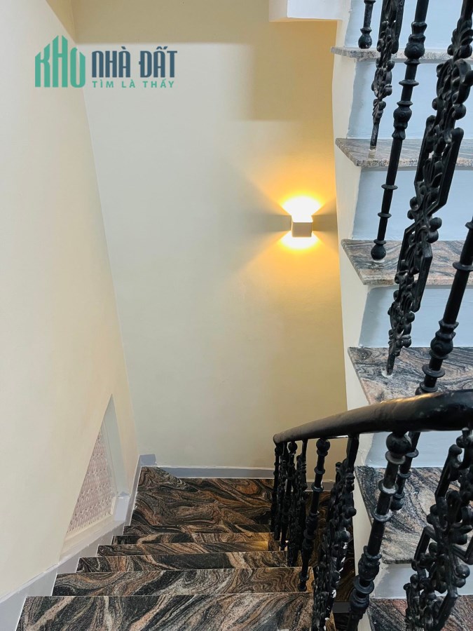 Bán Nhà Hẻm 5m Thông Khắp Ngã -Đường hoàng văn thụ Gía 7.6 Tỷ