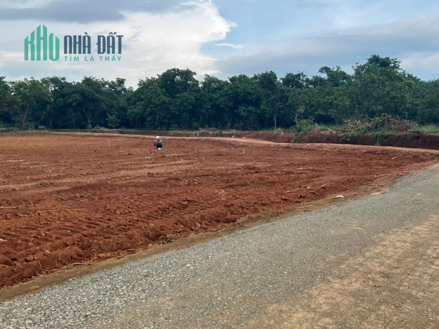 Bán 2366m2 đường 12m sát bên Becamex 6300ha