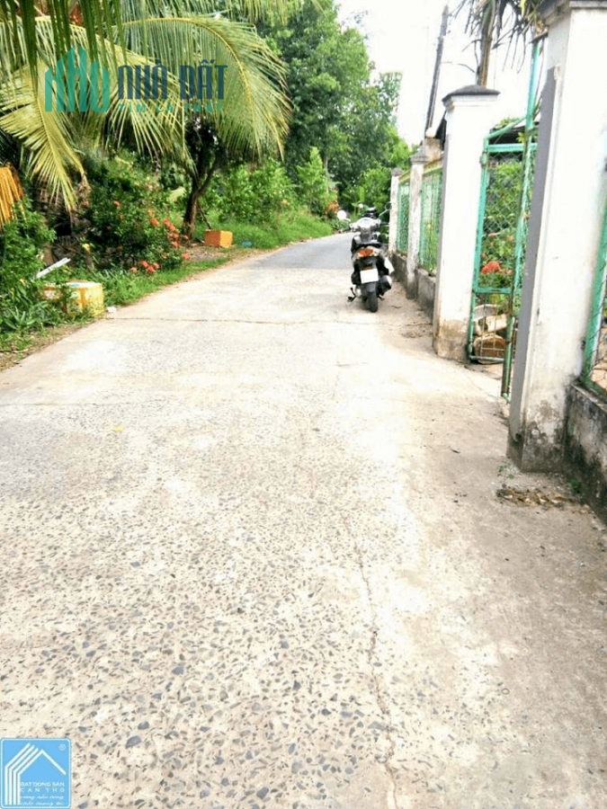 Giaps ranh Hòa Tiến, 2 lô liền kề đường bê tông 4m