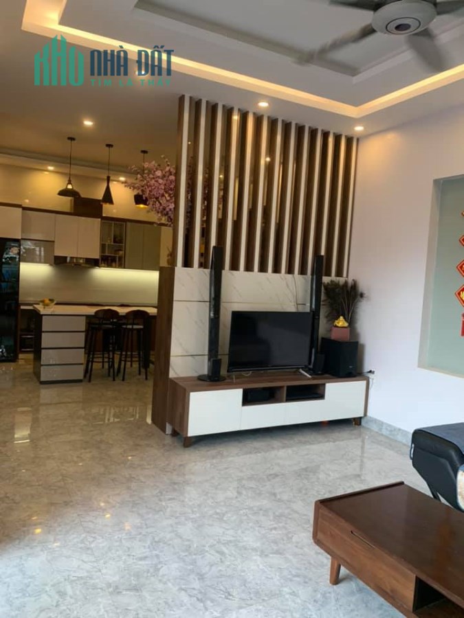 Cần bán gấp nhà ngõ 342/101 Khương Đình giá 6.5 tỷ, 42mx5T, oto đỗ