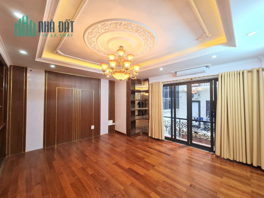 Nhà long lanh, gần ô tô tránh Trung Kính, Cầu Giấy, 47m, 4 tầng chỉ 5.95 tỷ