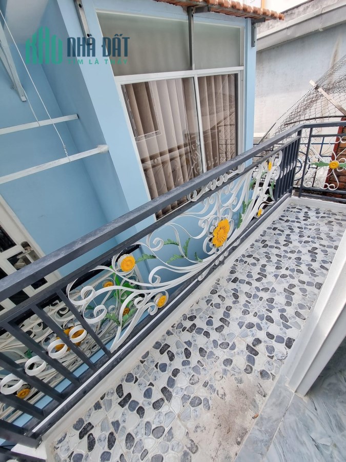 Bán nhà 1 trệt, 2 lầu, sân thượng, mặt tiền hẻm xe hơi , nhỉnh 8 tỷ - cách mạng tháng 8, quận 10