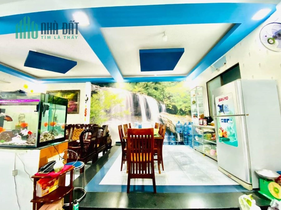 Bán Biệt Thự VIP Bàu Cát, 123m2, 3 tầng đẹp lung linh, ngang gần 8m, chỉ 22 tỷ.