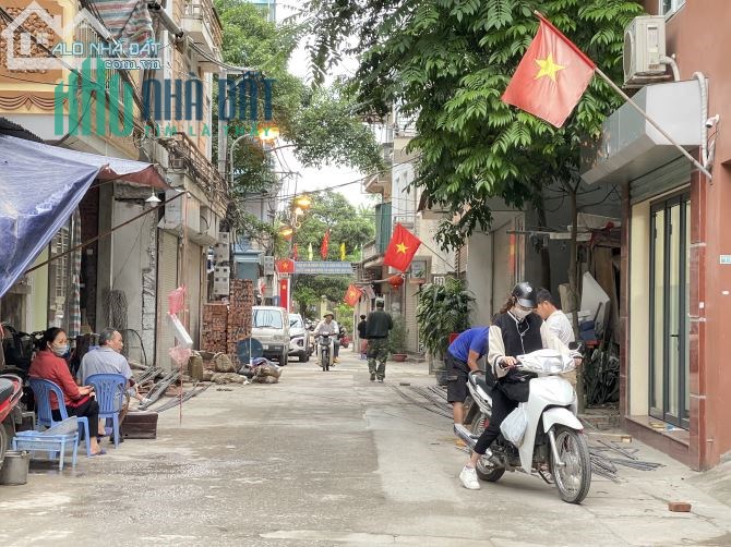 Bán gấp nhà Xuân Đỉnh-Phạm Văn Đồng 65m, KD sâm uất, oto tránh nhỉnh 5 tỷ