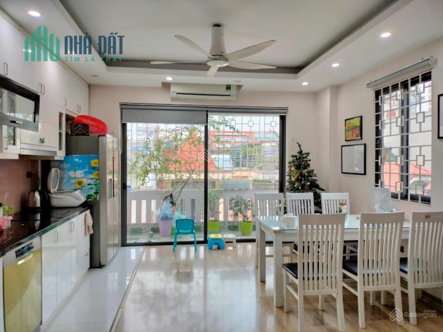 4 TỶ PHỐ  TRẦN CUNG,  45mx5T, Ô TÔ QUA NHÀ, MẶT NGÕ THÔNG, LÔ GÓC, DÂN XÂY