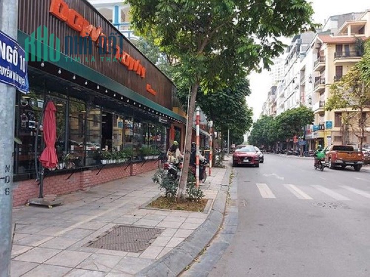 BÁN NHÀ CẦU GIẤY, PHỐ NGUYỄN VĂN HUYÊN, LÔ GÓC 110*6, MT10, PHÙ HỢP Ở, KD NHỈNH 26 TỶ