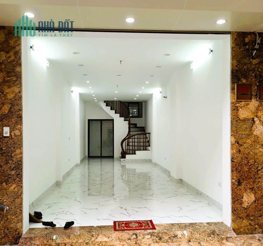 Bán nhà Khu phân lô Phố Hoàng Đạo Thành - Thanh Xuân - DT 38m2 5 tầng - Ngõ ô tô tránh.