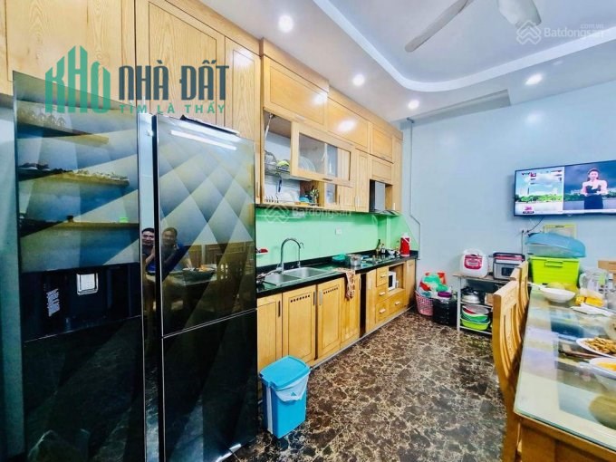 NHÀ PHỐ NGHĨA ĐÔ, CẦU GIẤY, DT 73M2, 4 Tầng, NHÀ 2 MẶT NGÕ, PHÂN LÔ Ô TÔ VÀO NHÀ