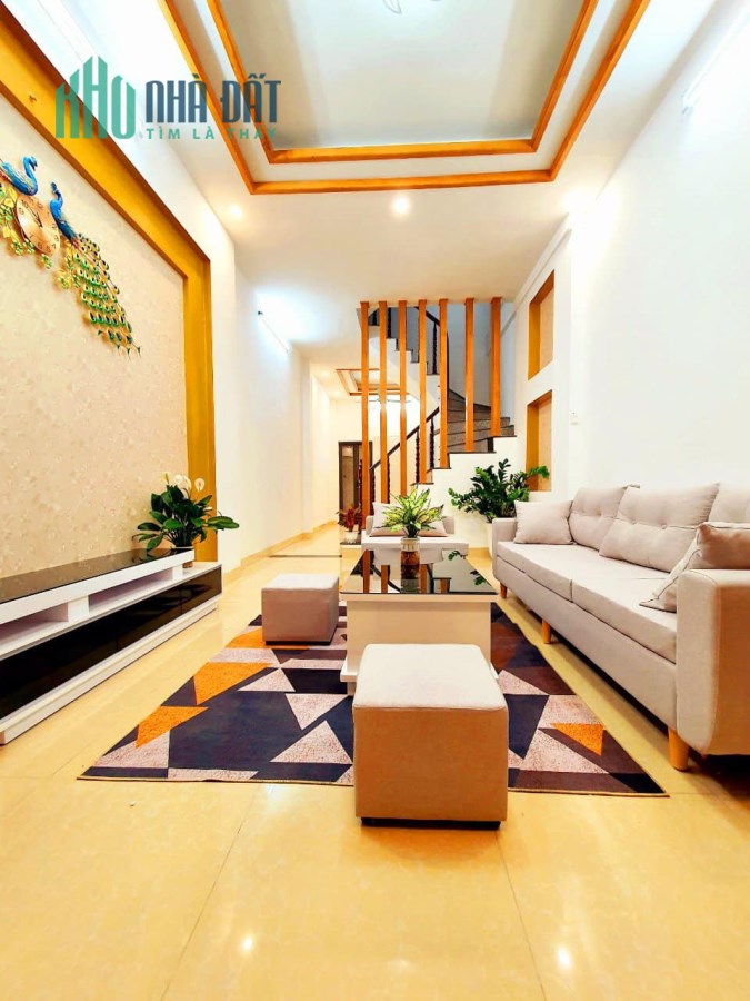 Bán nhà phố Khương Đình, gần Ngã Tư Sở, 33m2, gần bãi ô tô, 30m ra mặt phố.
