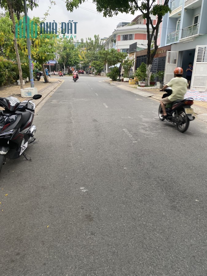 Nhà mặt tiền đường 12 phước bình diện tích 112m vị trí đẹp khu trung tâm