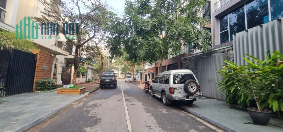 Biệt thự phân lô Thanh Am lô góc 100m2 nhà 4 tầng tự xây chào giá 13 tỷ