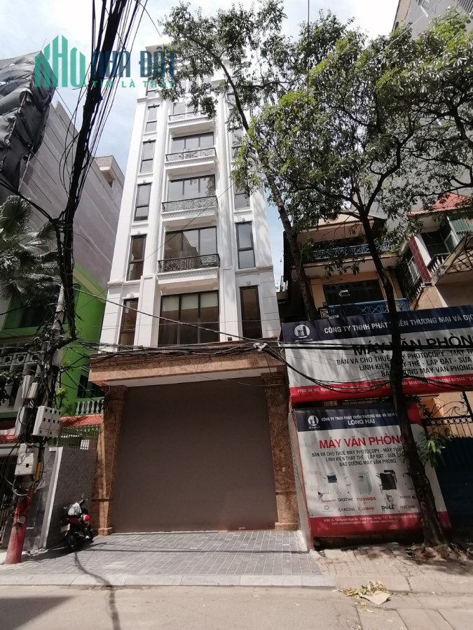Bán toà Văn Phòng mặt phố Hoàng Ngân Dt 220m2 Giá 109 tỷ