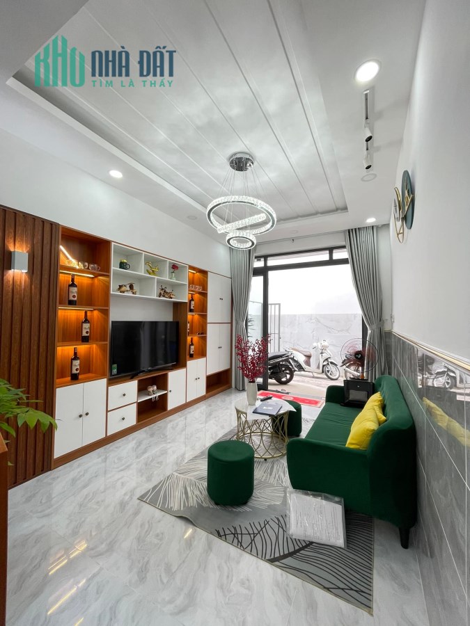 Bán Nhà Sát ngã 4 Lũy Bán Bích,Hòa Bình-Kế bên Đầm Sen-Nhỉnh 3Tỷ TL