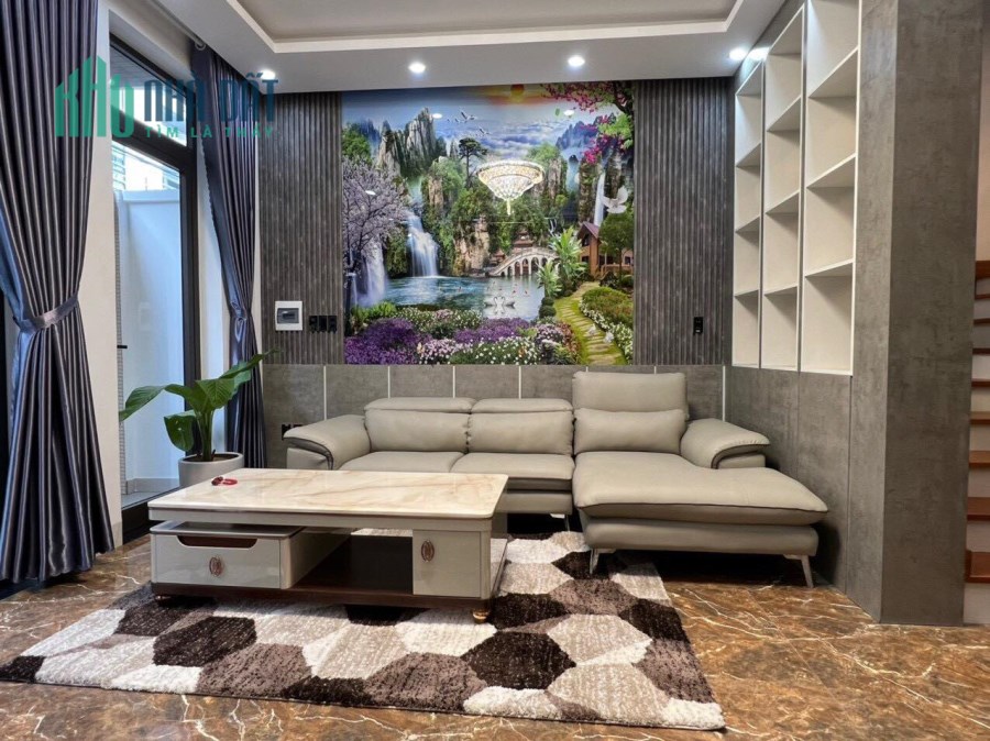 Nhà 4 tầng MT Thi Sách, gần sân bay Đà Nẵng, giá đầu tư