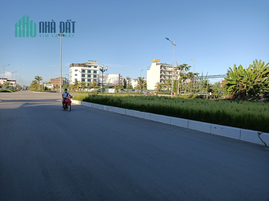 Đất mặt tiền đường Thanh Niên cải dịch