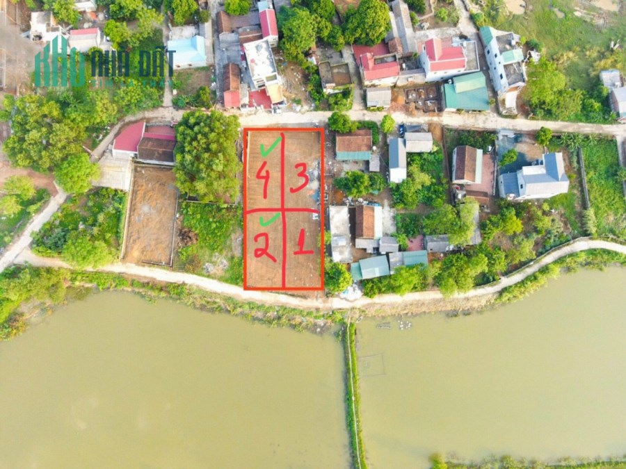 VỠ NỢ cần bán gấp 330m2 thôn 2 Phú Cát mt 10m giá chỉ 6,xtr/m. LH: 0977234623