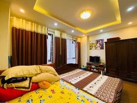 Bán nhà Quận Hoàng Mai, ô tô, 52M x 4T,Chỉ 2 tỷ. LH 0975149605