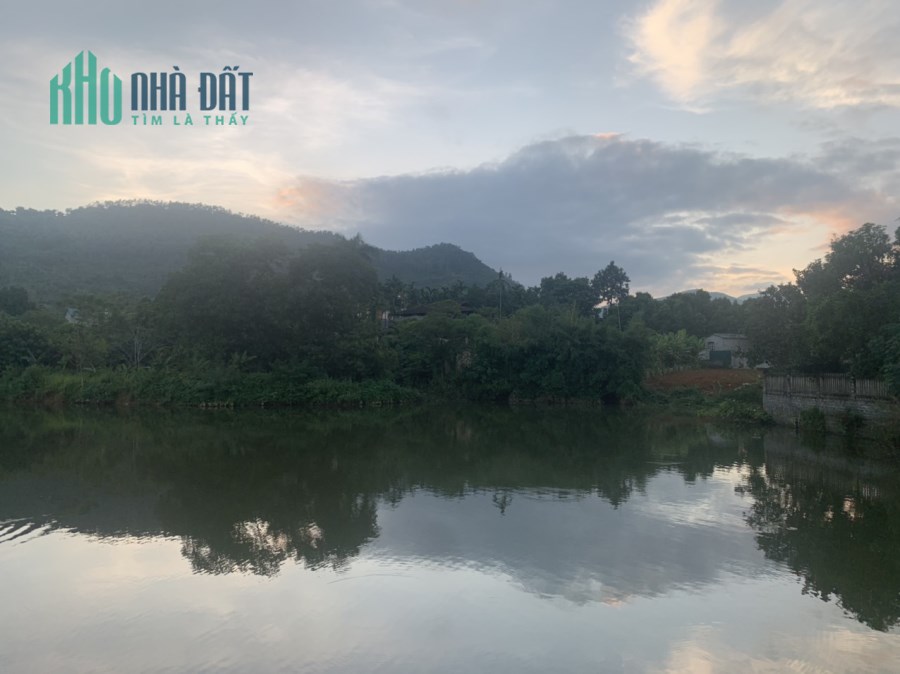 Bán 376m2 bám hồ Hòa Thạch giá 8,xtr/m2 . LH:0977234623