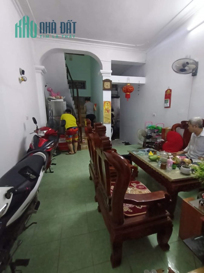 Gấp Gấp!!! Bán nhà ở Thúy Lĩnh, Hoàng Mai: 40m2 x 2T x 4m MT, Giá: 1.3 tỷ