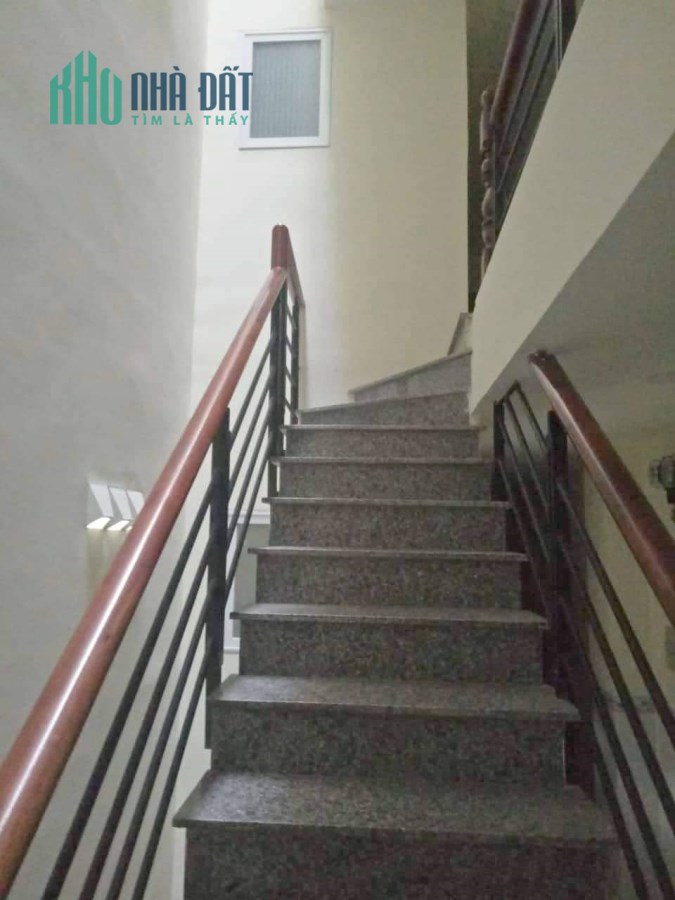 Chủ kẹt tiền cần bán gấp căn nhà măt tiền phường tân định q1 67m chỉ còn 17,2tỷ TL