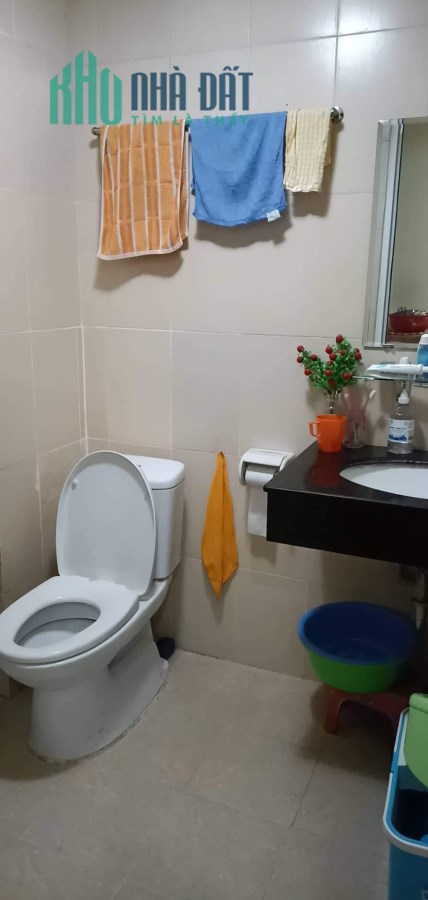 cần bán căn hh2 c37 bắc hà diện tích 106m