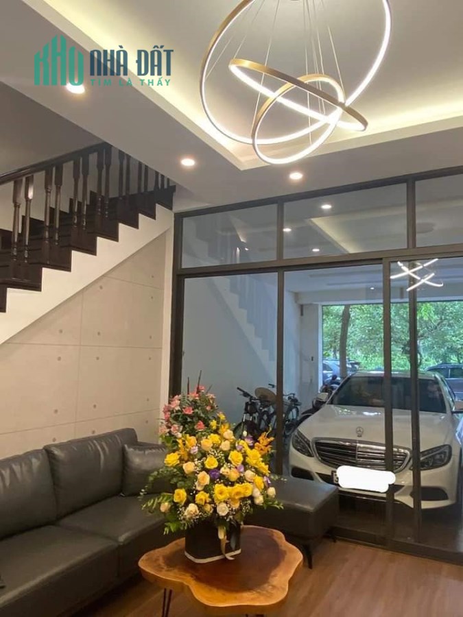 Bán nhà ngõ 133 Thái Hà, Đống Đa, Thang máy, Ô Tô Tránh, 80m2, MT 7.7m. Giá 22 tỷ