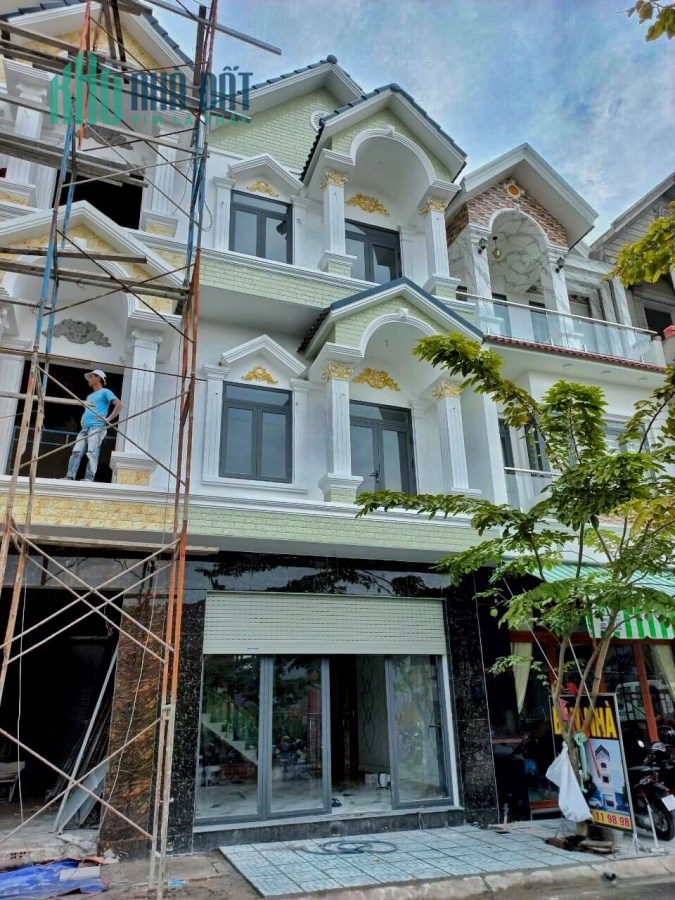Bán Nhà Thô 1 Trệt 2 Lầu TP Thuận An SHR