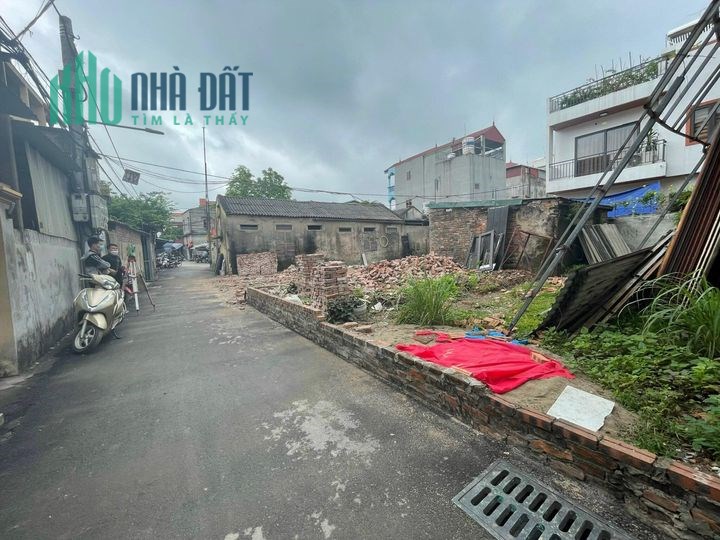 Đất làng Vàng, Cổ Bi đường 4m giá nhỉnh 2 tỷ. 0983253436