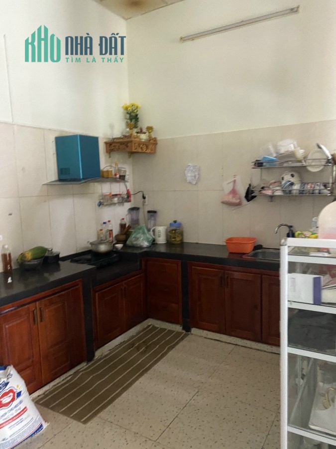 Bán gấp nhà cấp 4 Bến Xe Đức Long, Đà Nẵng, 100m2 chỉ 2.350 tỷ . Lh:0934041547.