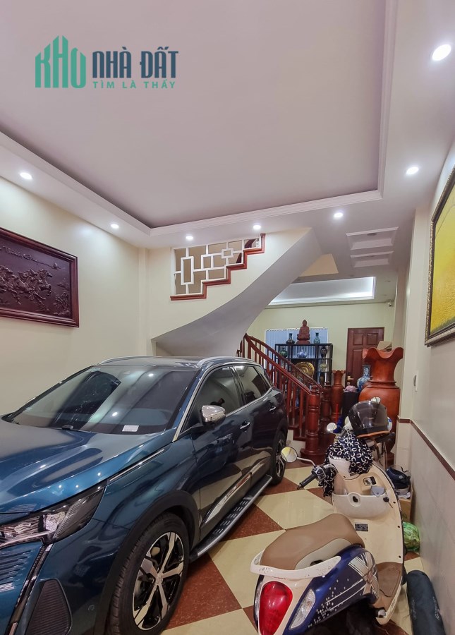 Nhà Trần Quốc Hoàn, Cầu Giấy, Phân Lô, Ô Tô Tránh, 50m2, 6 tầng. Giá 12.6 tỷ