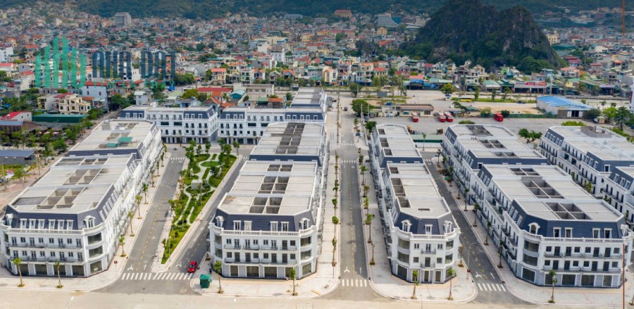 THANH KHOẢN GẤP CĂN SHOPHOUSE 2 MẶT TIỀN TRONG TỔ HỢP VIN CẨM PHẢ, SỔ ĐỎ