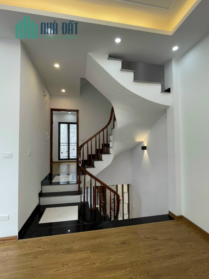 Bán nhà mới 31m2 x 4,5Tầng. Giá 1,9 tỷ, Thôn Thượng Cự Khê, Thanh Oai