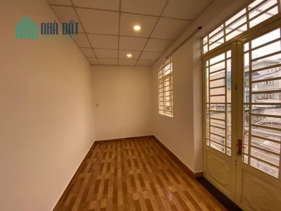Bán ngay nhà siêu rẻ 2.85 tỷ diện tích khủng 80m2 sát mặt tiền Phạm Văn Đồng.