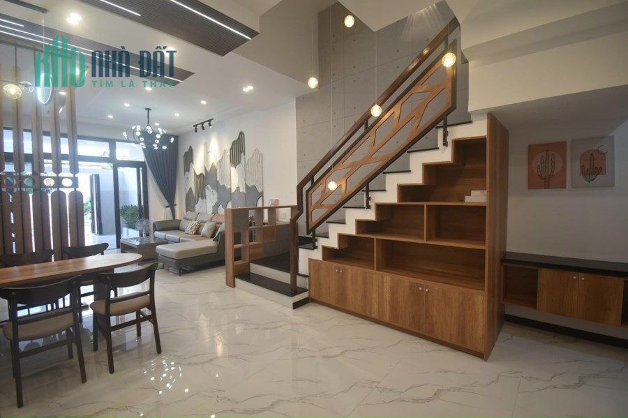 Hiếm có khó tìm - Nhà đẹp giá rẻ trung tâm Hải Châu - KXH - Xem là mê