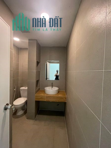 BÁN NHÀ ĐẸP Ở NGAY - SÁT MẶT TIỀN TRẦN VĂN QUANG TÂN BÌNH