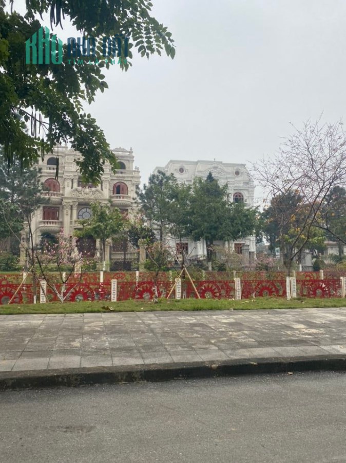 CẦN BÁN BIỆT THỰ THE PHOENIX GARDEN ( ĐAN PHƯỢNG ) DIỆN TÍCH 400M2,HƯỚNG ĐÔNG NAM,GIÁ 42TR