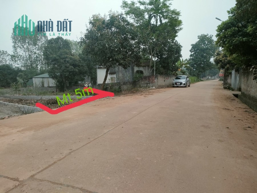 Bán đất trục chính Đồng Tâm, Kim Long, Tam Dương 133m2, giá: 1,4x tỷ.Liên hệ: 0986.454.393