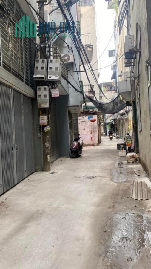 NHÀ DÂN XÂY CẦN TIỀN BÁN GẤP. MẶT NGÕ Ô TÔ 30M RA PHỐ. NỞ HẬU KINH DOANH TỐT