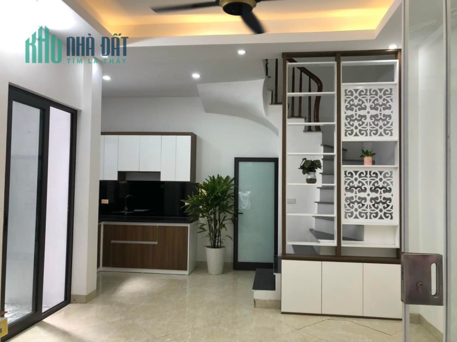 Bán gấp Khu phân lô Vũ Trọng Phụng giá 7.5 tỷ, 42mx4T, Oto tránh