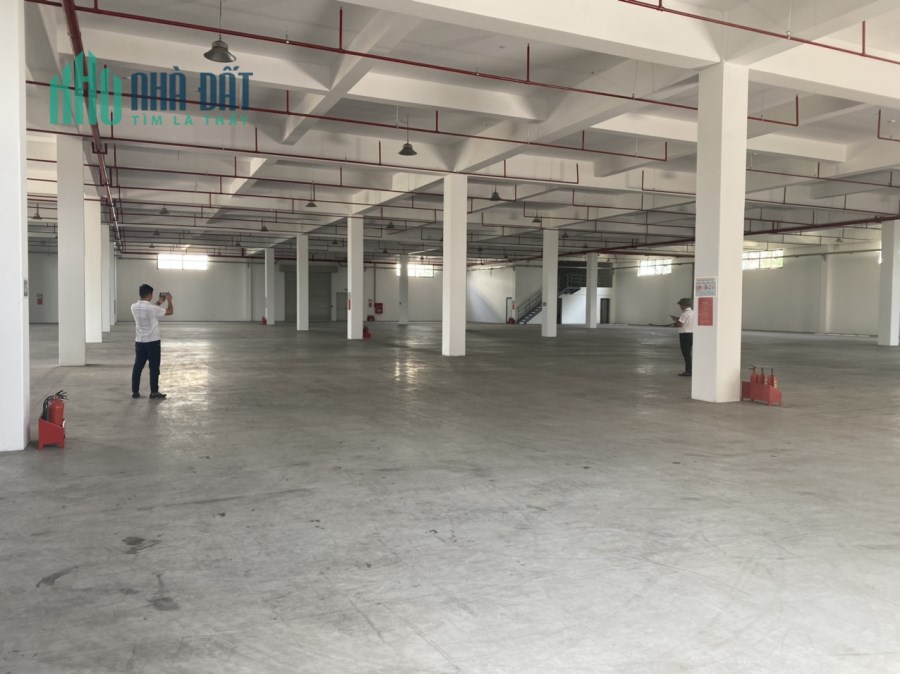 Cho thuê xưởng trong khu công nghiệp Bá Thiện 1 8300m2,4 usd/ m2/tháng.Liên hệ: 0986.454.393