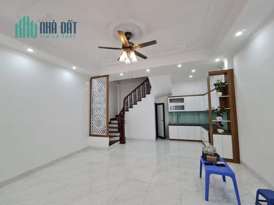 MẶT PHỐ KIM ĐỒNG, KINH DOANH, Ô TÔ TRÁNH, VỈA HÈ RỘNG, 11 TỶ. 0975149605.