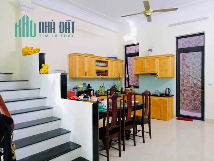 Nghi Tàn, TÂY HỒ 100m2/110m2*5*5.2m mt biệt thự ô tô tránh , kinh doanh sầm uất