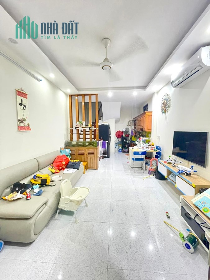 GIA ĐÌNH BÁN NHÀ PHƯỜNG VĨNH PHÚC, LÔ GÓC, 20M RA PHỐ, 45M2, 3.8M, GIÁ CHÀO 5.5 TỶ.