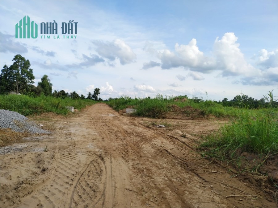 Duy nhất 1 dãy nền tại Long Thạnh Central Point - Đất nền: 85 - 90m2/ nền