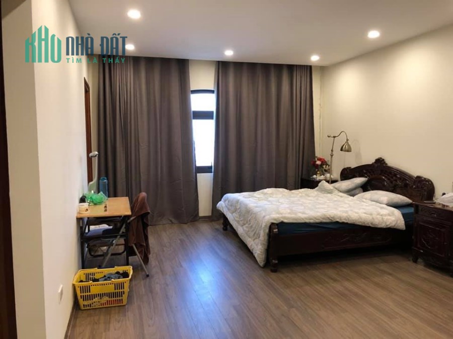 Quá rẻ nhà 5 tầng 60m mặt phố Sơn Tây Ba Đình chỉ chào bán 16 tỷ.