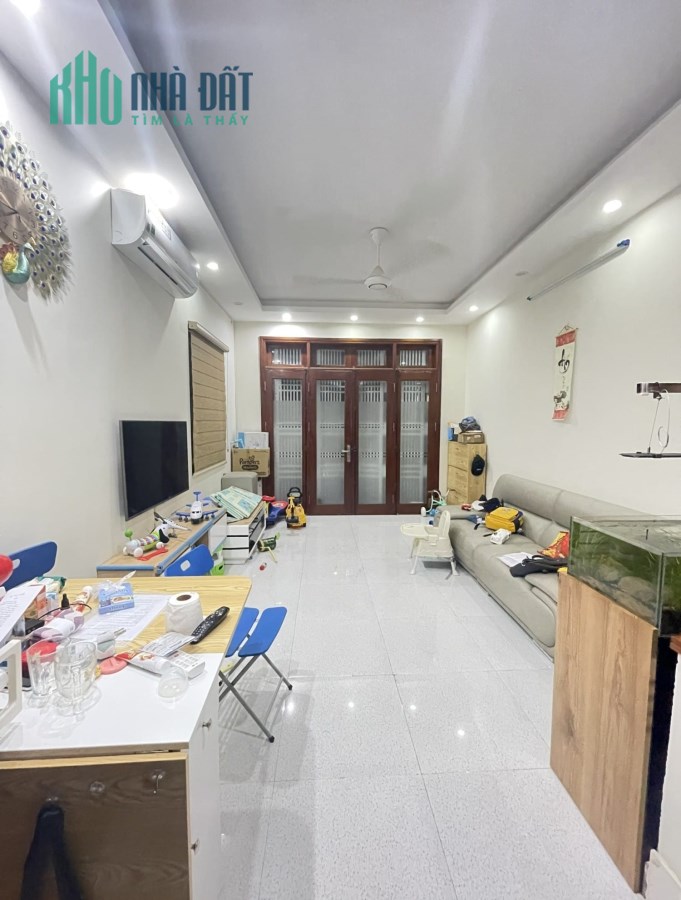 Bán nhà Trần Cung, nhà đẹp ở luôn, dt 41m2 x 4T, giá 3.2 tỷ