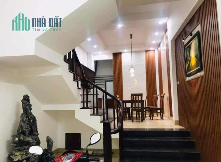 Bán nhà ngõ 43 Cổ Nhuế, cạnh chung cư, 39m2 x 4 tầng, giá 3.3 tỷ